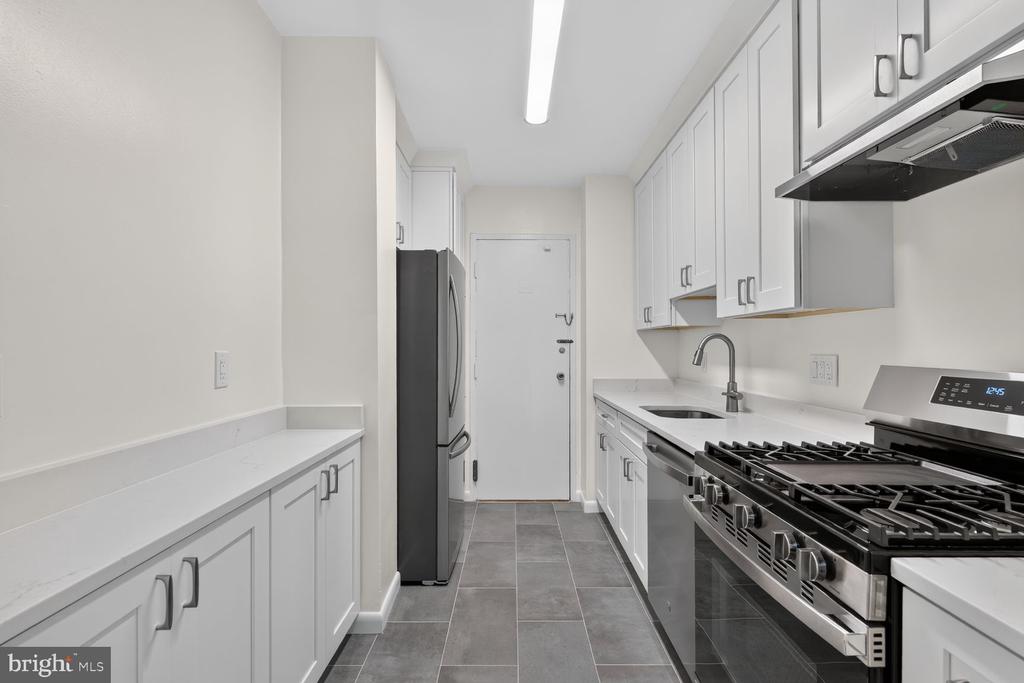 10500 ROCKVILLE PIK Unit: G17