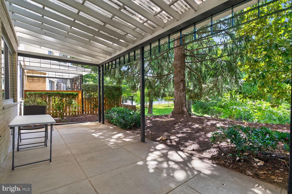 10500 ROCKVILLE PIK Unit: G17
