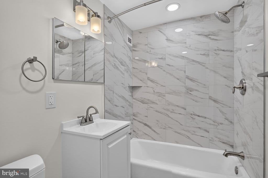 10500 ROCKVILLE PIK Unit: G17