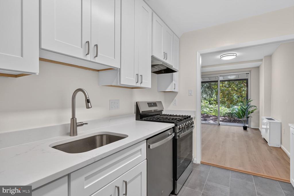 10500 ROCKVILLE PIK Unit: G17
