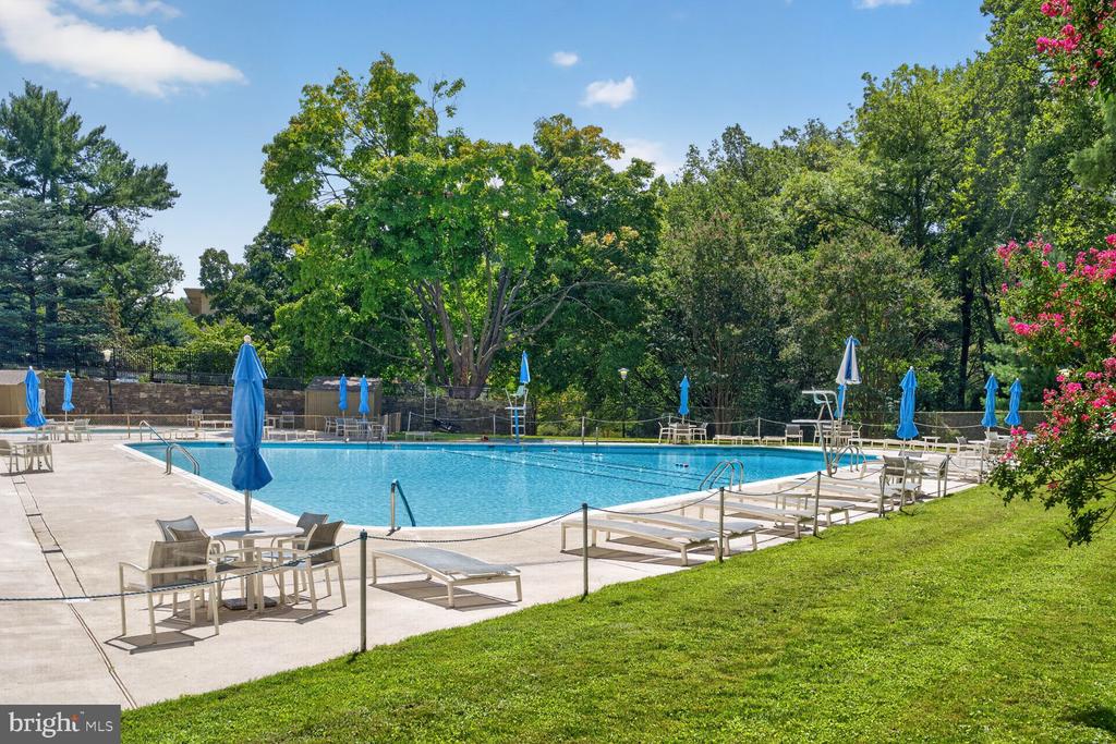 10500 ROCKVILLE PIK Unit: G17