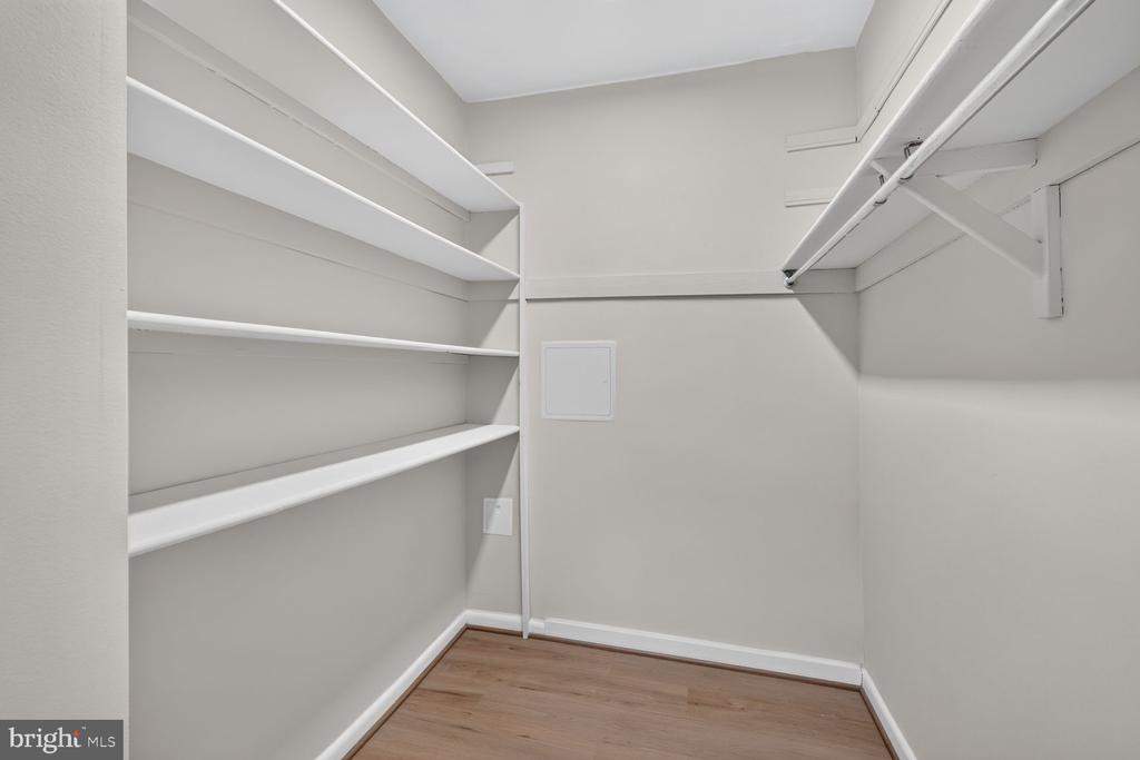 10500 ROCKVILLE PIK Unit: G17