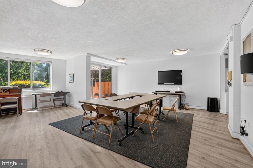 10500 ROCKVILLE PIK Unit: G17