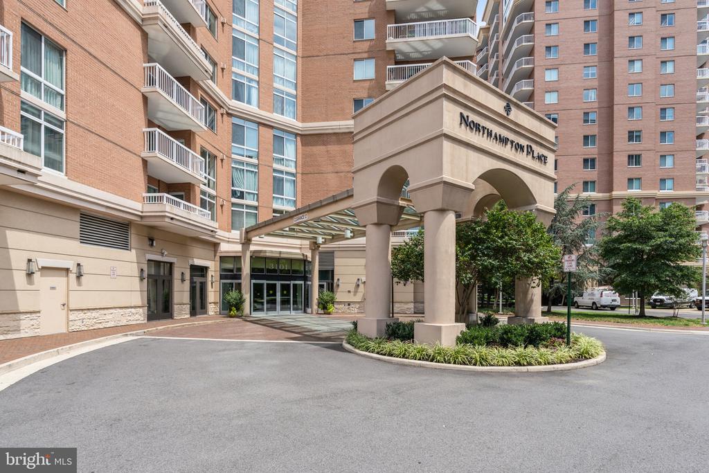 3101 N Hampton Dr #1312