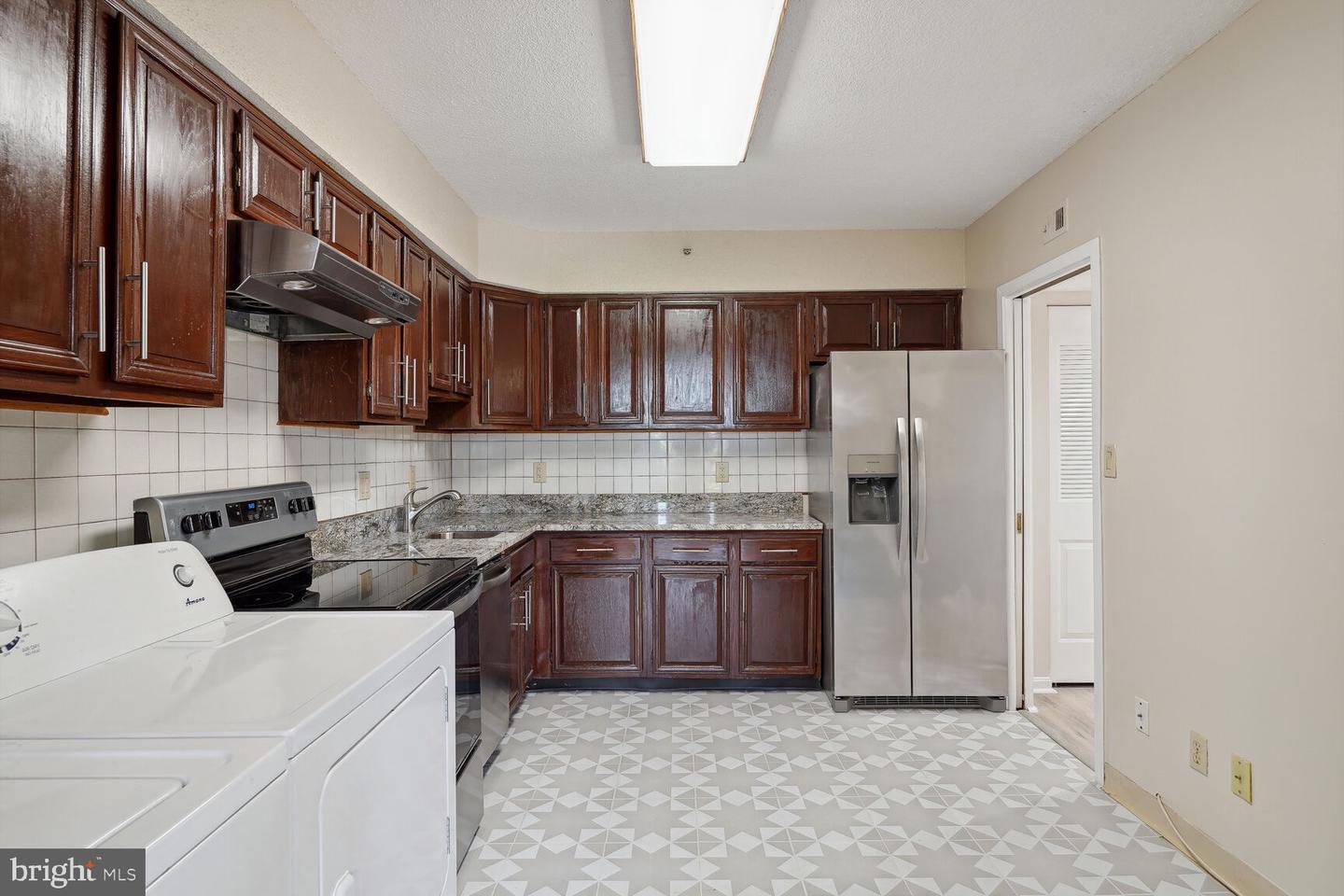 3713 S George Mason Dr #507