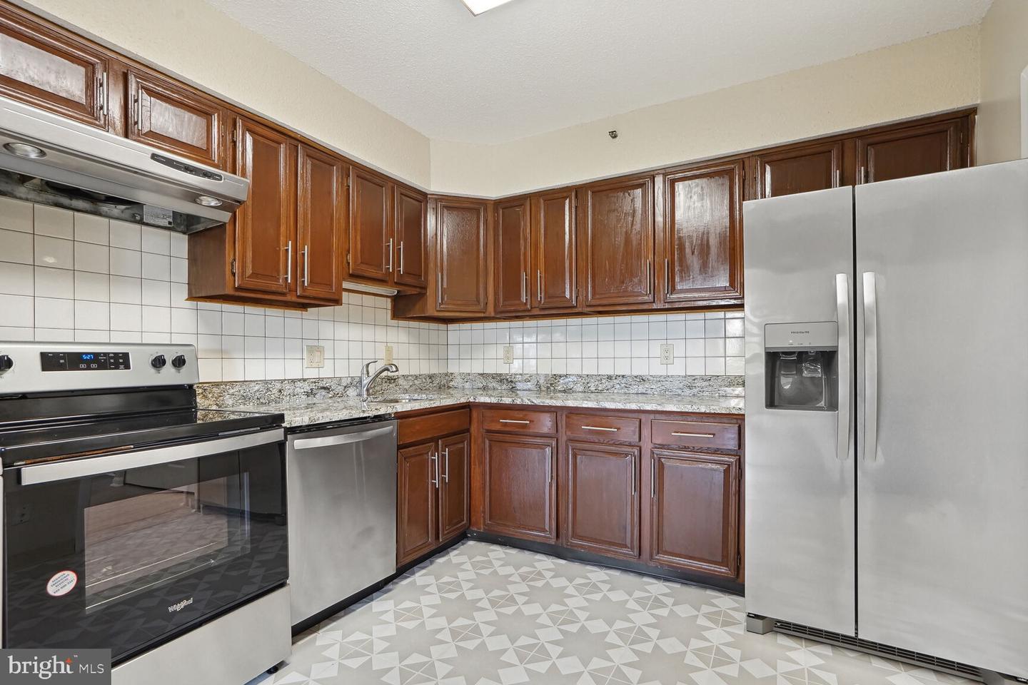 3713 S George Mason Dr #507