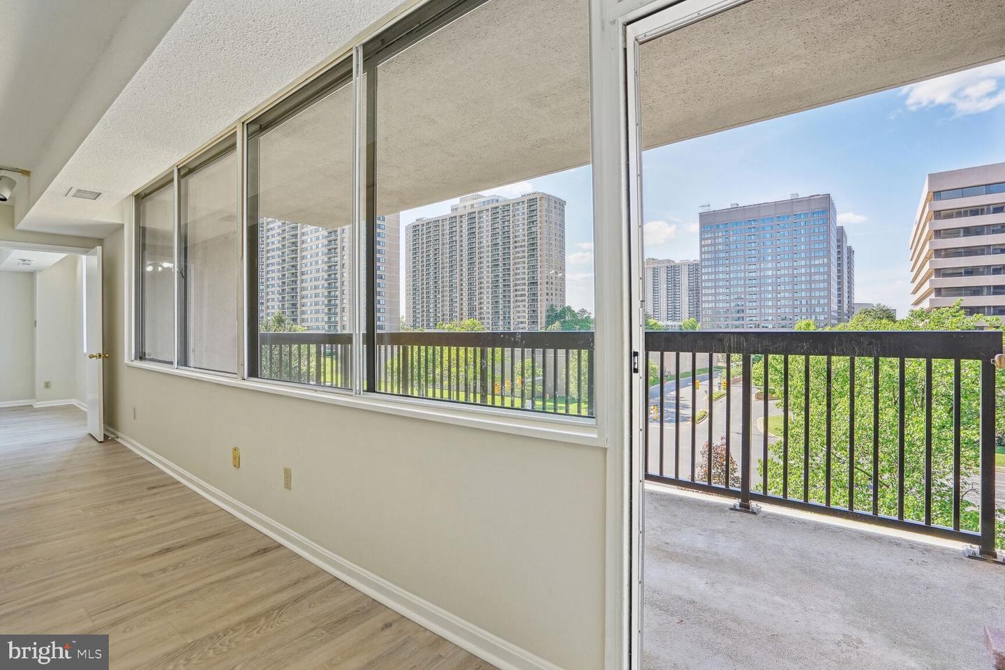 3713 S George Mason Dr #507