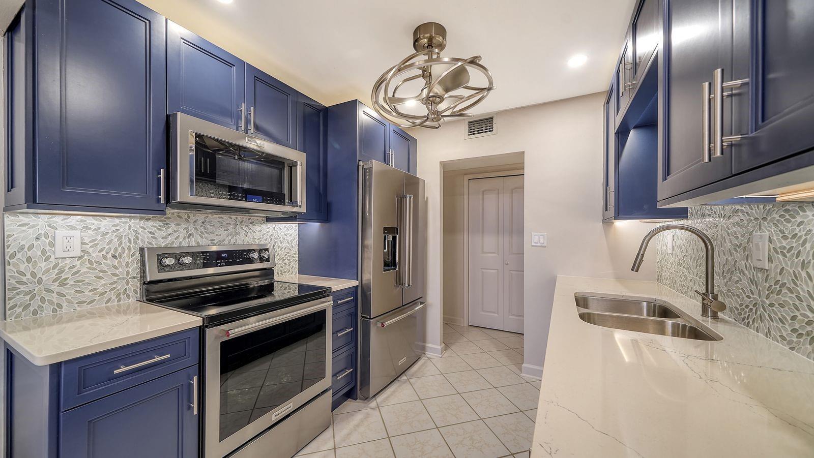 1050 LONGBOAT CLUB ROAD Unit: 904