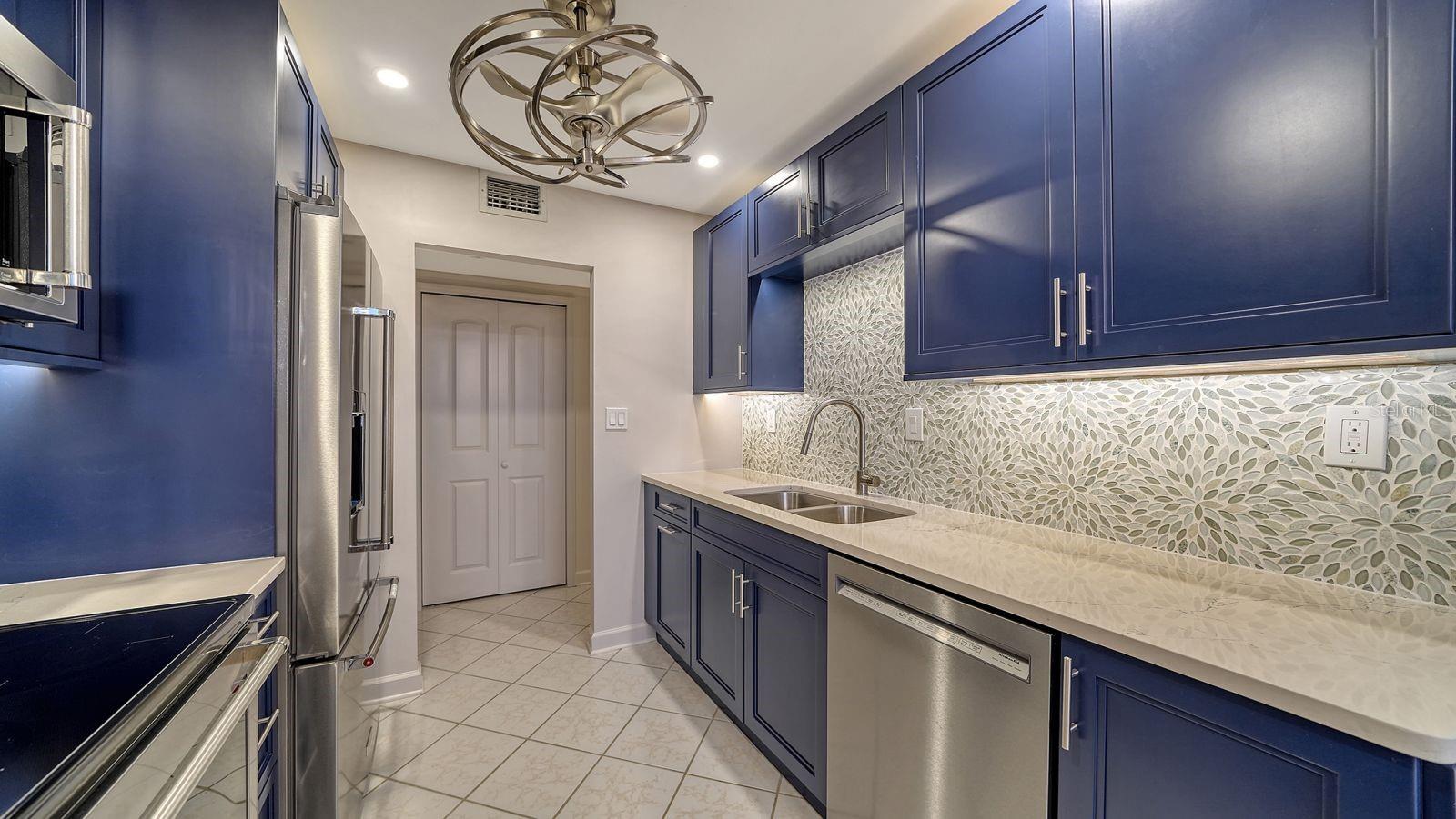 1050 LONGBOAT CLUB ROAD Unit: 904