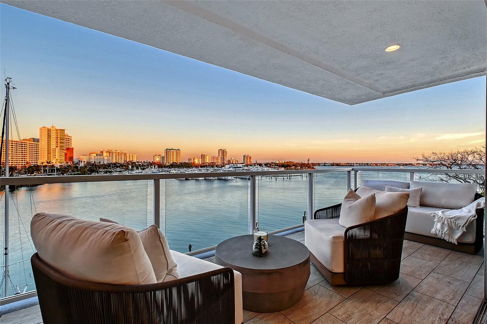 650 GOLDEN GATE PT #403
