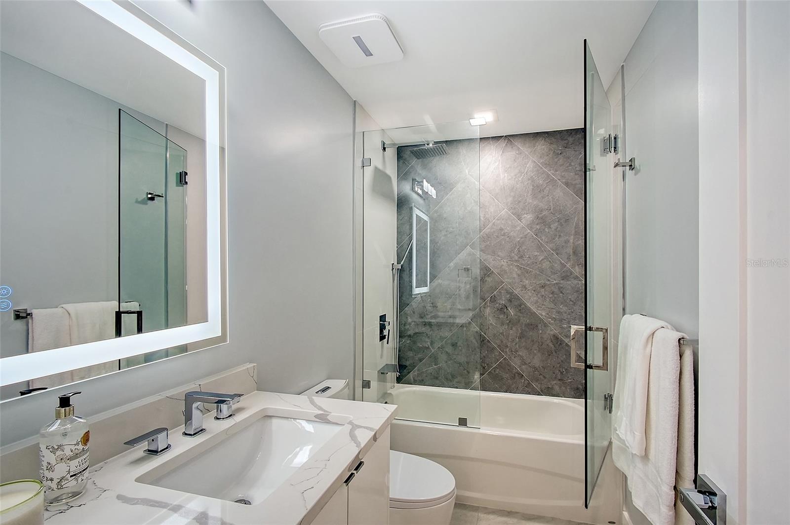 650 GOLDEN GATE PT #403