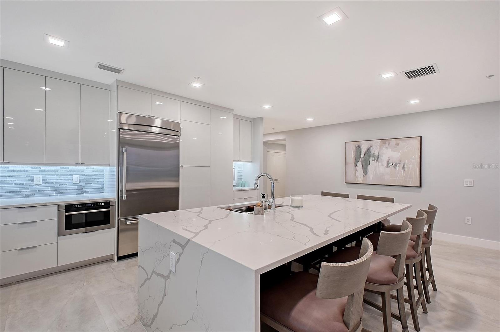 650 GOLDEN GATE PT #403