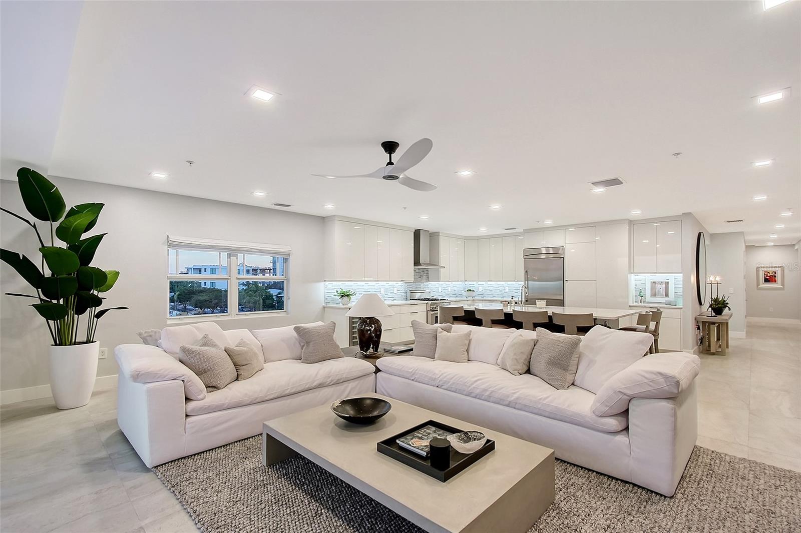 650 GOLDEN GATE PT #403