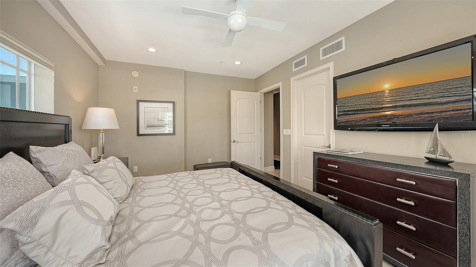 650 GOLDEN GATE PT #602