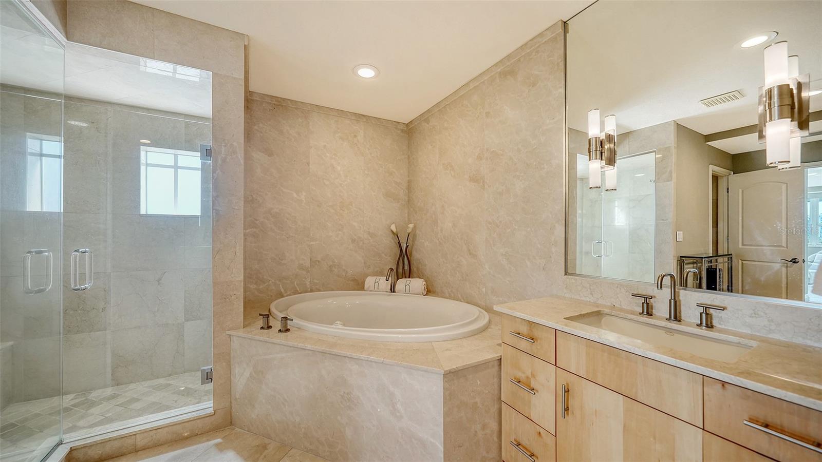 650 GOLDEN GATE PT #602