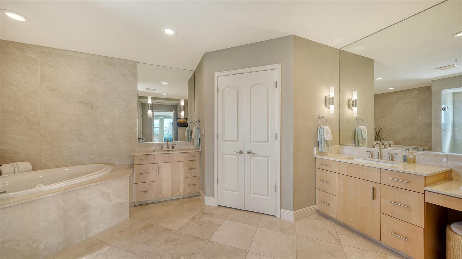 650 GOLDEN GATE PT #602