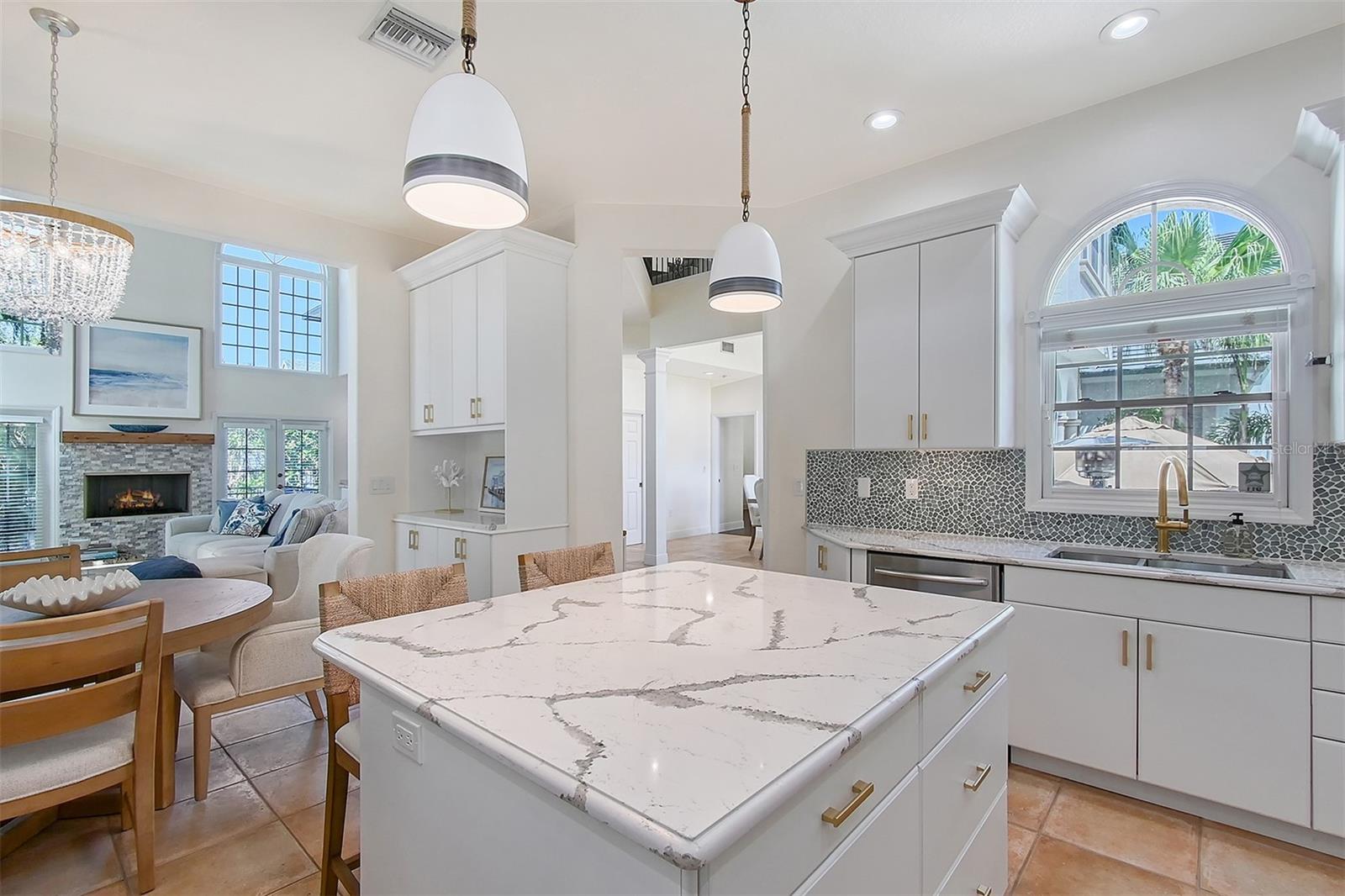 4108 ROBERTS POINT RD