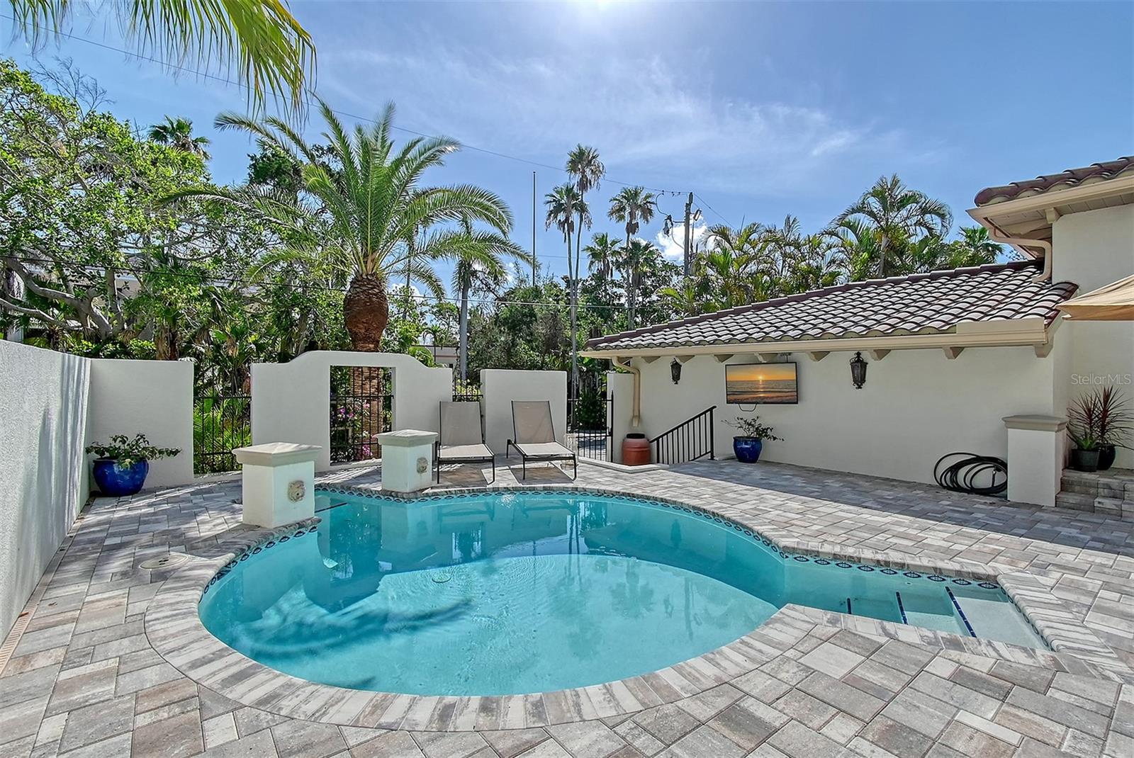 4108 ROBERTS POINT RD