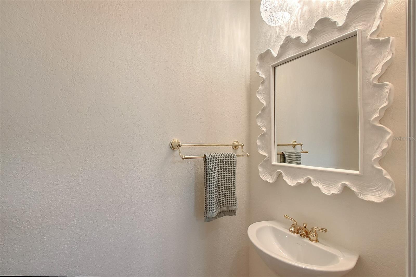 4108 ROBERTS POINT RD