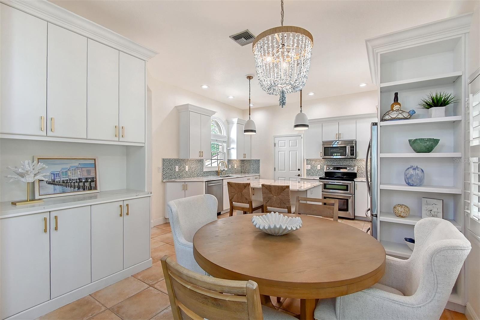 4108 ROBERTS POINT RD