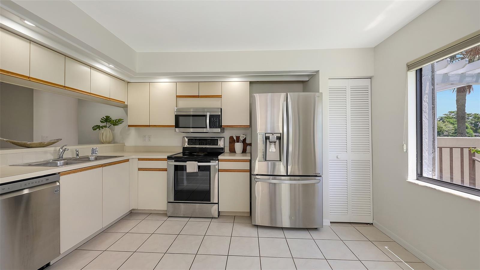 5223 HERON WAY #104