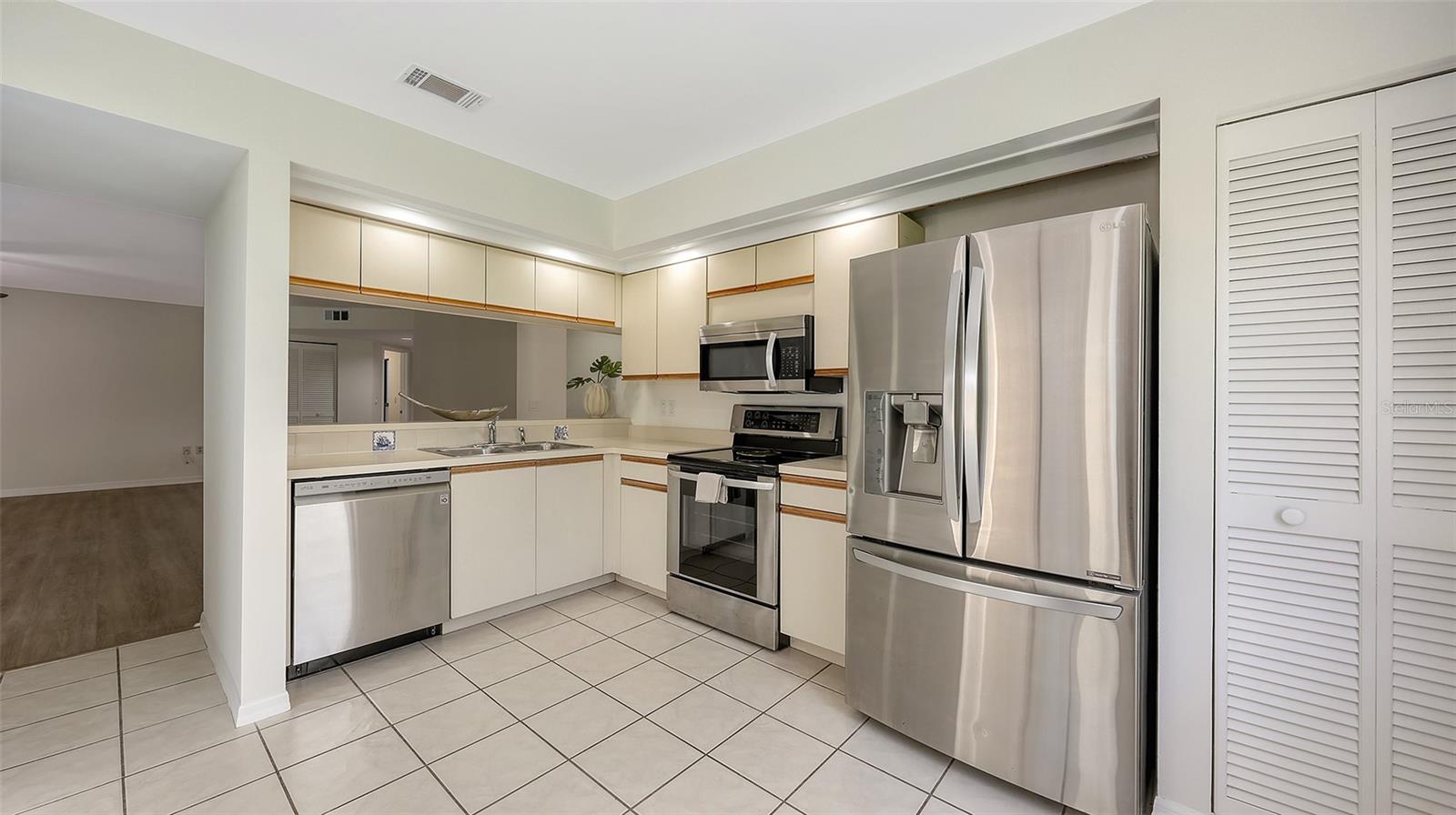 5223 HERON WAY #104