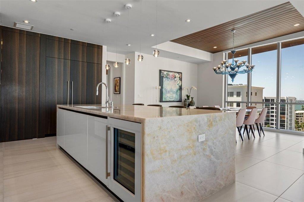 111 GOLDEN GATE PT #802PH