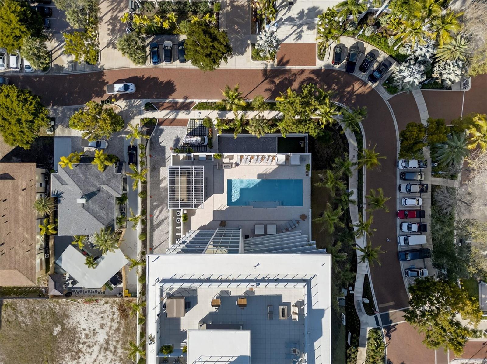 111 GOLDEN GATE PT #802PH