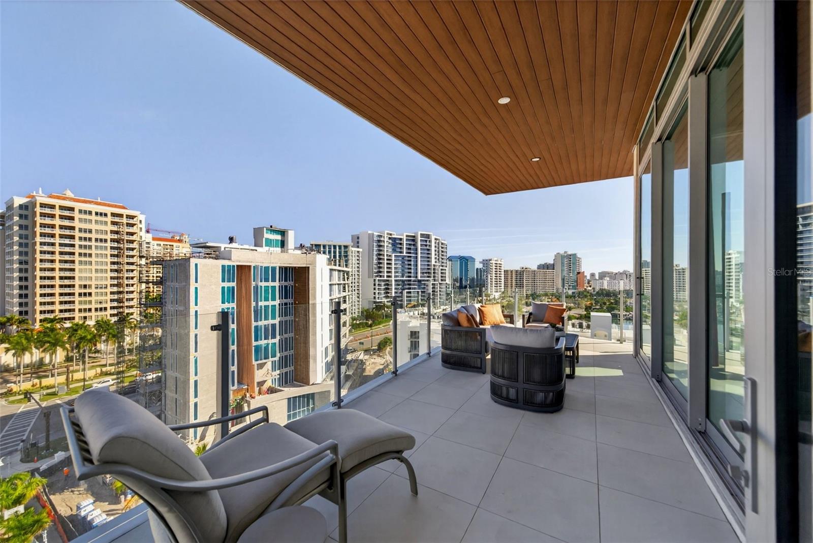 111 GOLDEN GATE PT #802PH