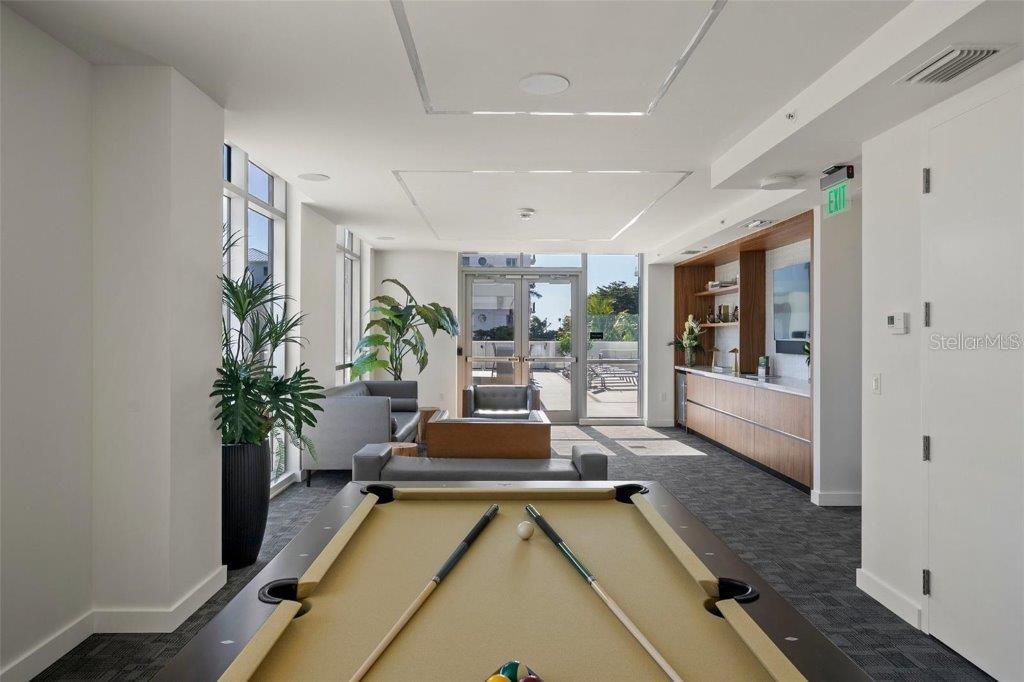 111 GOLDEN GATE PT #802PH