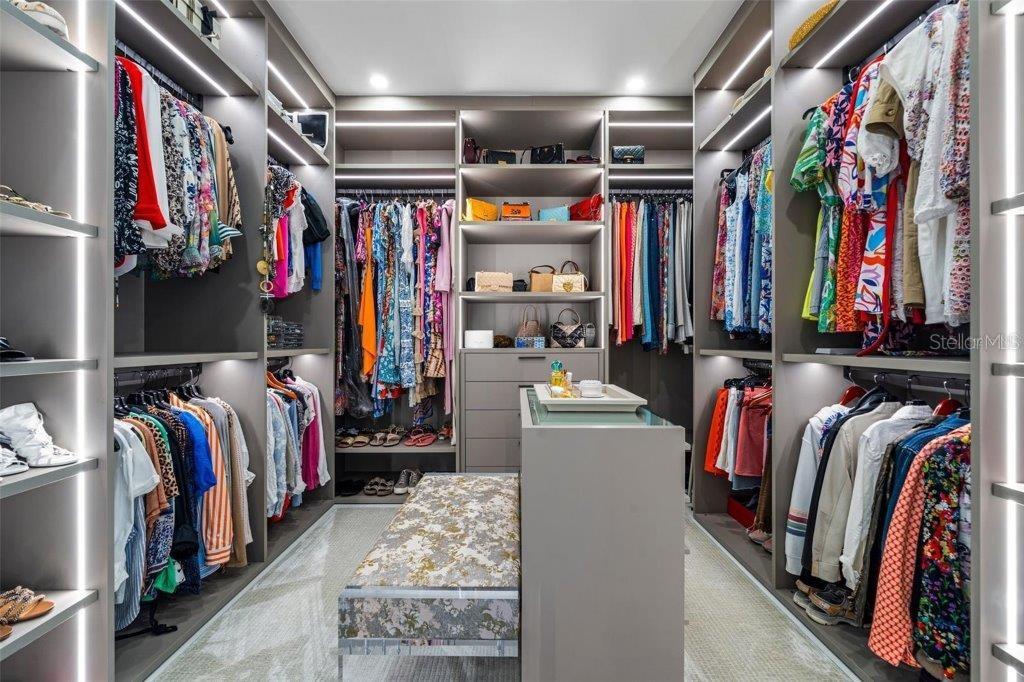 111 GOLDEN GATE PT #802PH