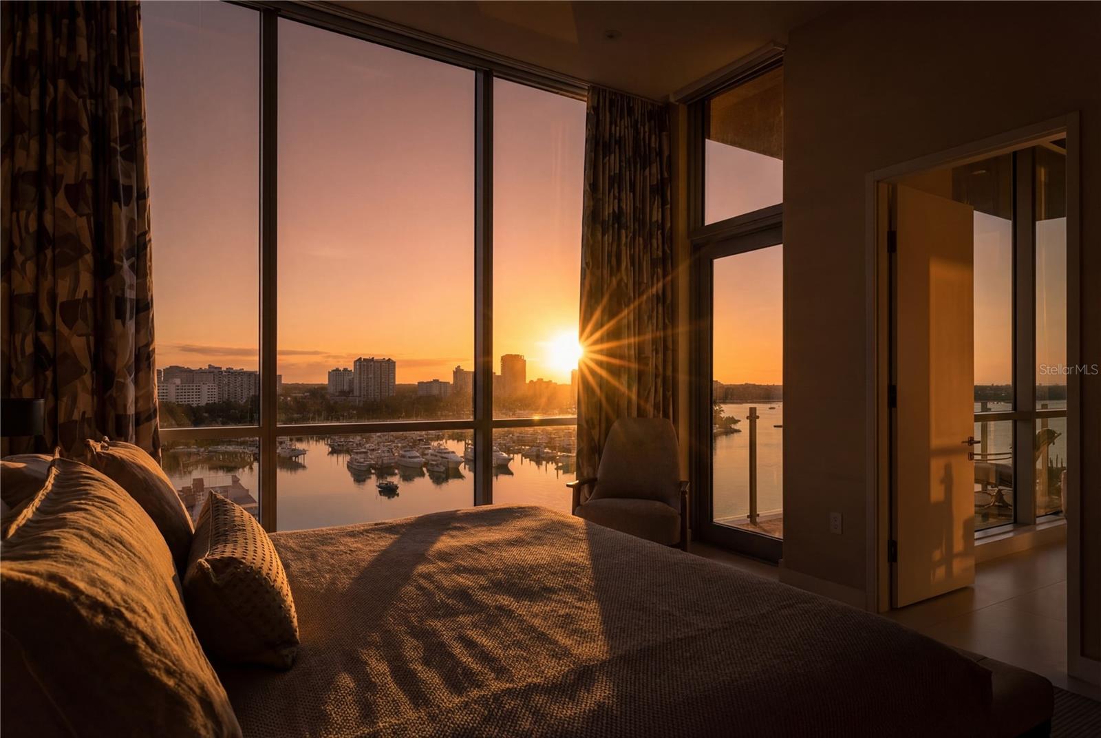 111 GOLDEN GATE PT #802PH