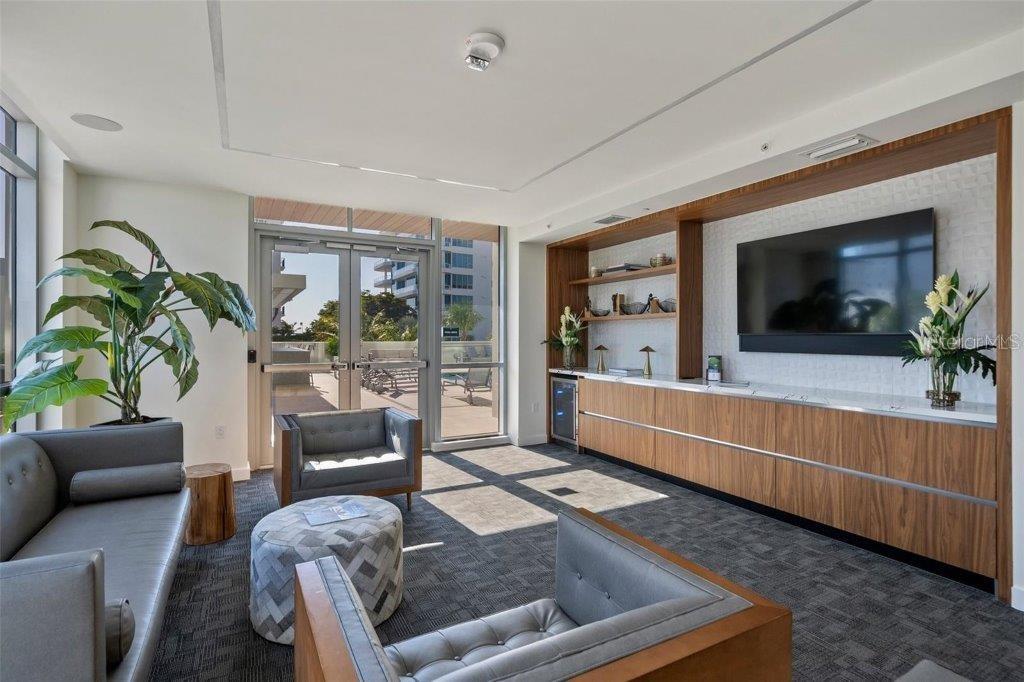 111 GOLDEN GATE PT #802PH