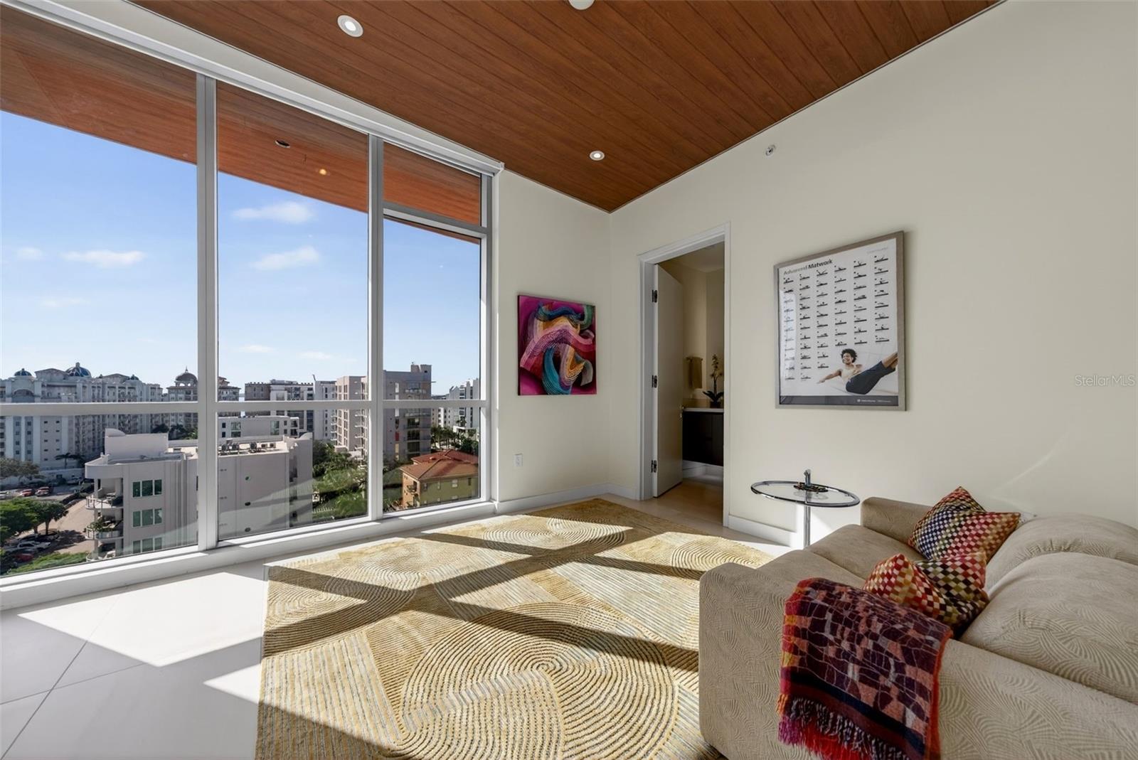 111 GOLDEN GATE PT #802PH