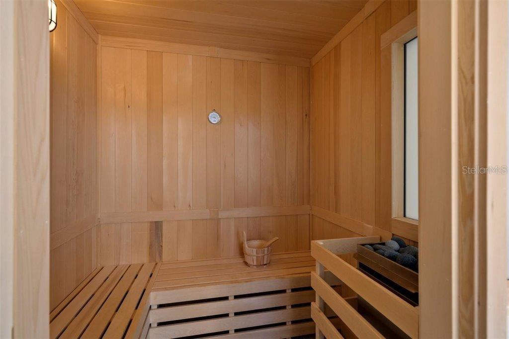 111 GOLDEN GATE PT #802PH