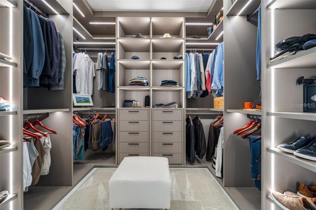 111 GOLDEN GATE PT #802PH