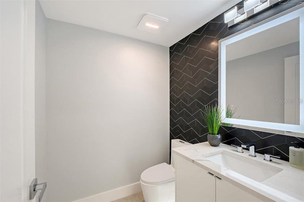 650 GOLDEN GATE PT #403