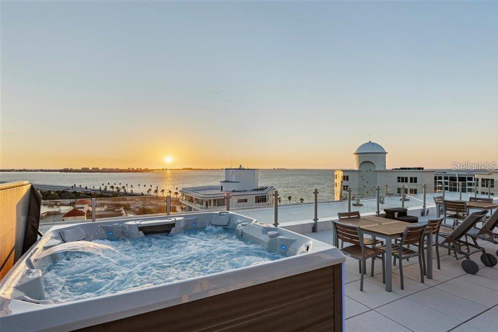 111 GOLDEN GATE PT #802PH