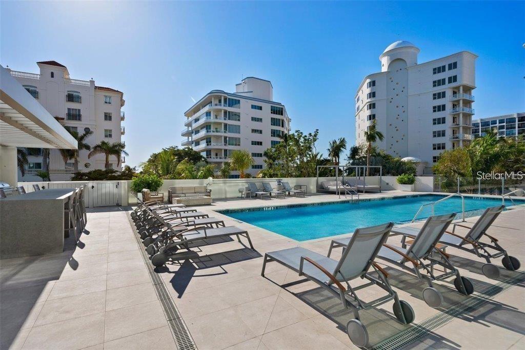 111 GOLDEN GATE PT #802PH