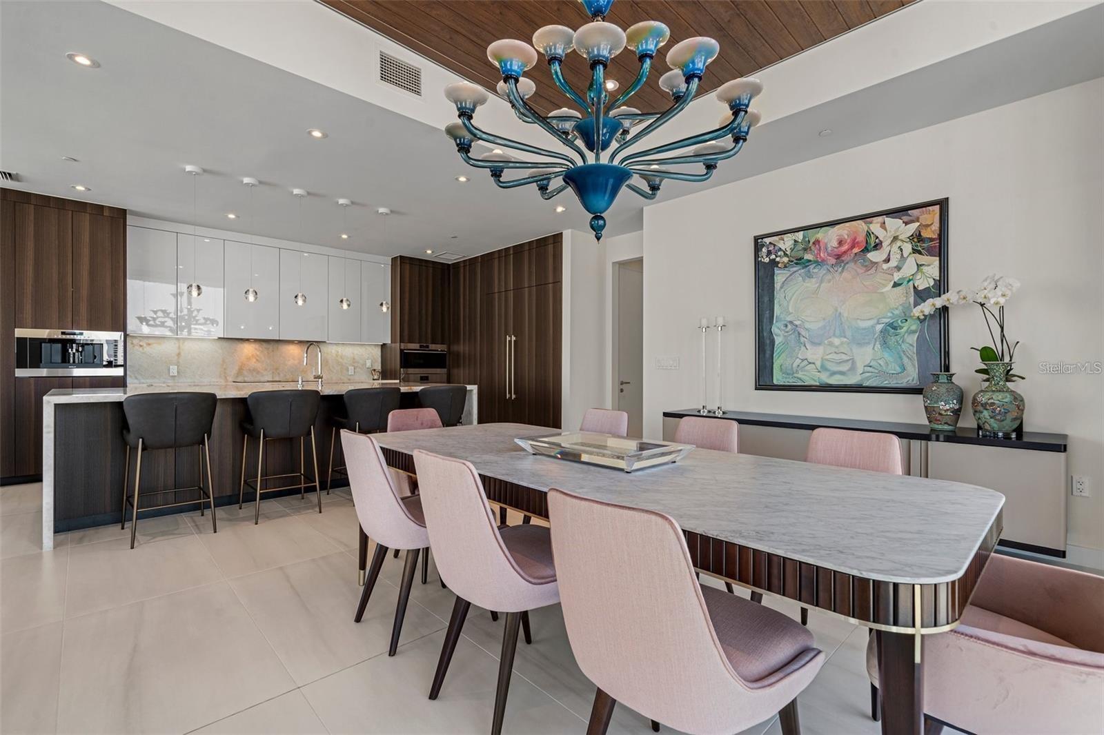 111 GOLDEN GATE PT #802PH
