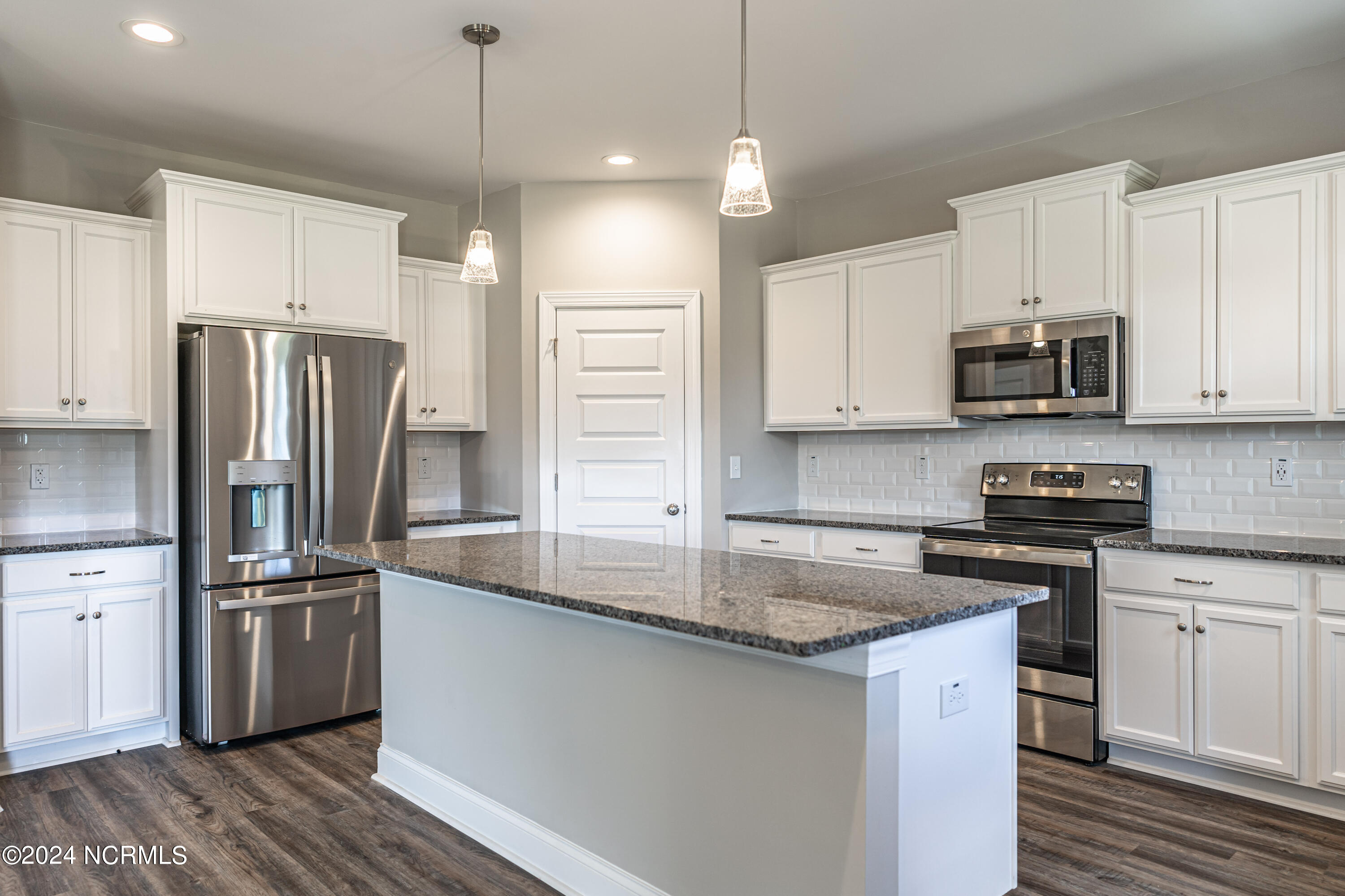 535 Dunsmore Drive 7