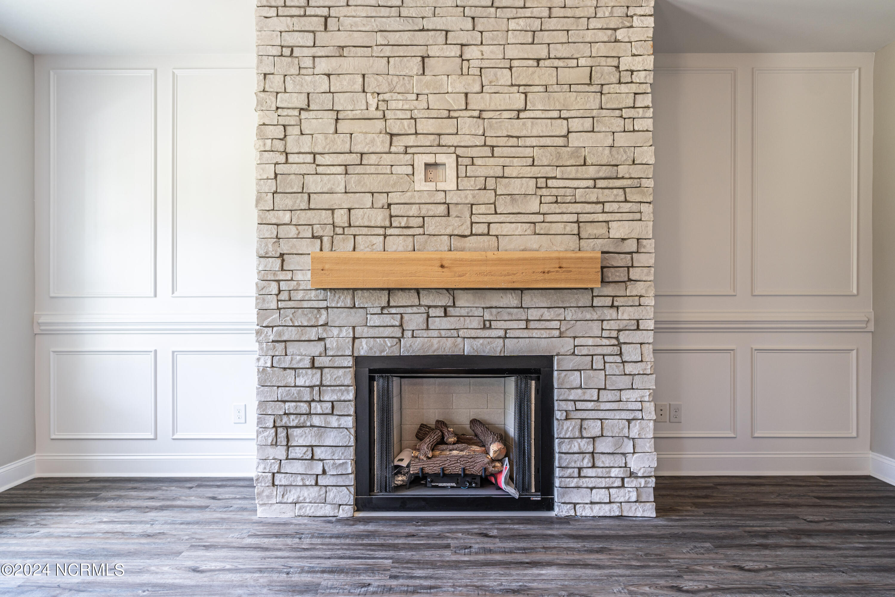 535 Dunsmore Drive 7