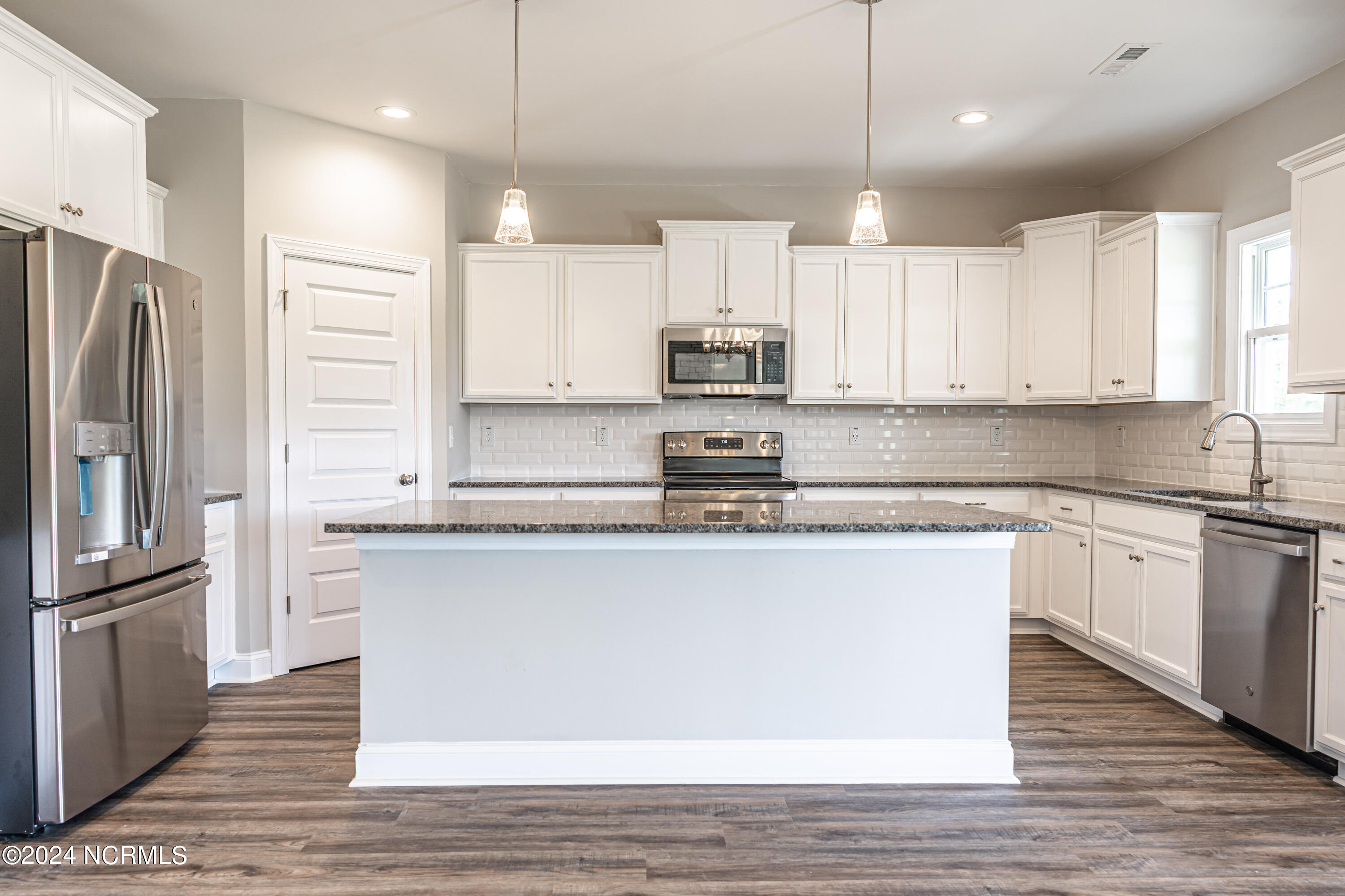 535 Dunsmore Drive 7