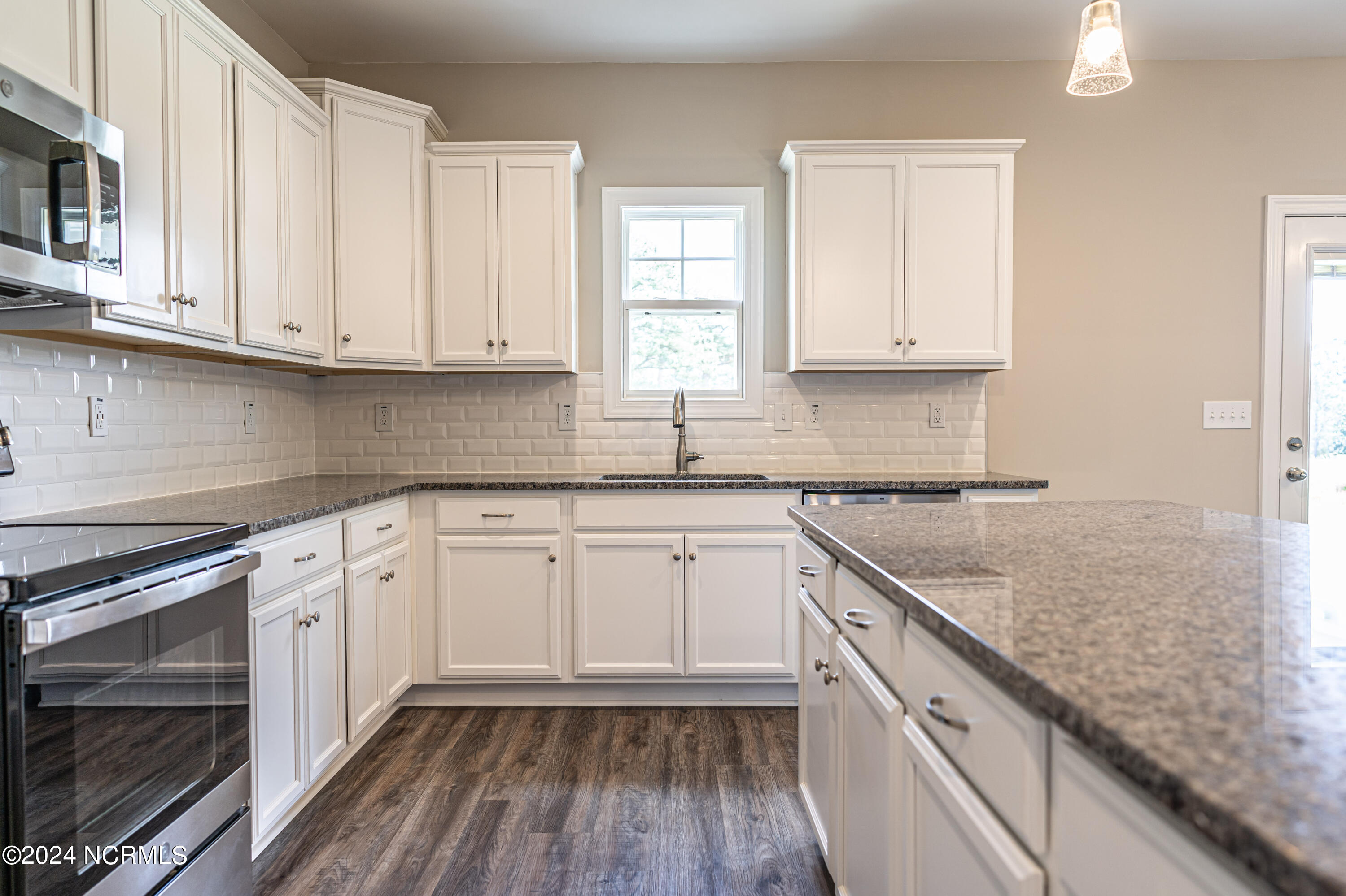 535 Dunsmore Drive 7