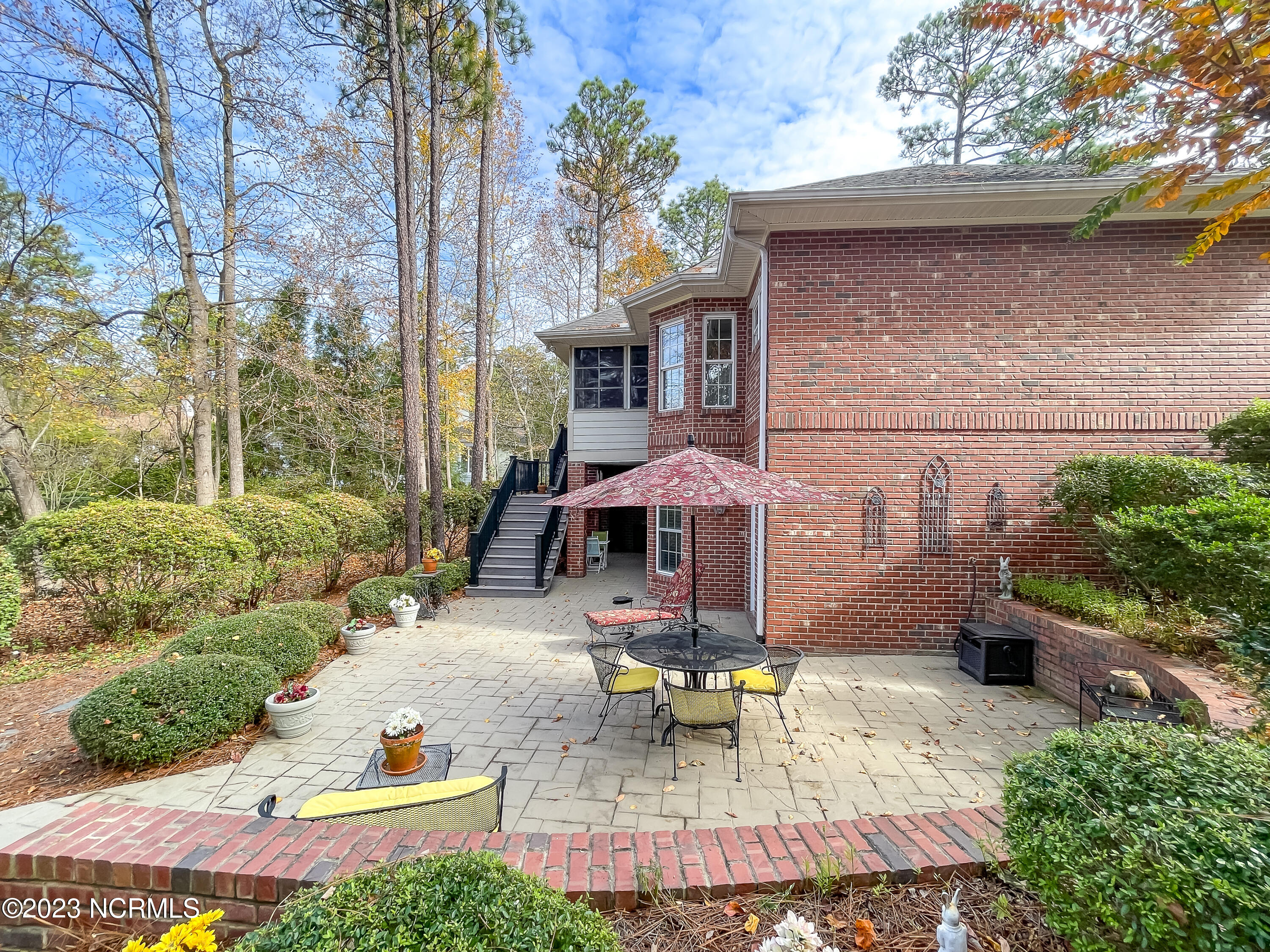 115 Lake Forest Drive SW