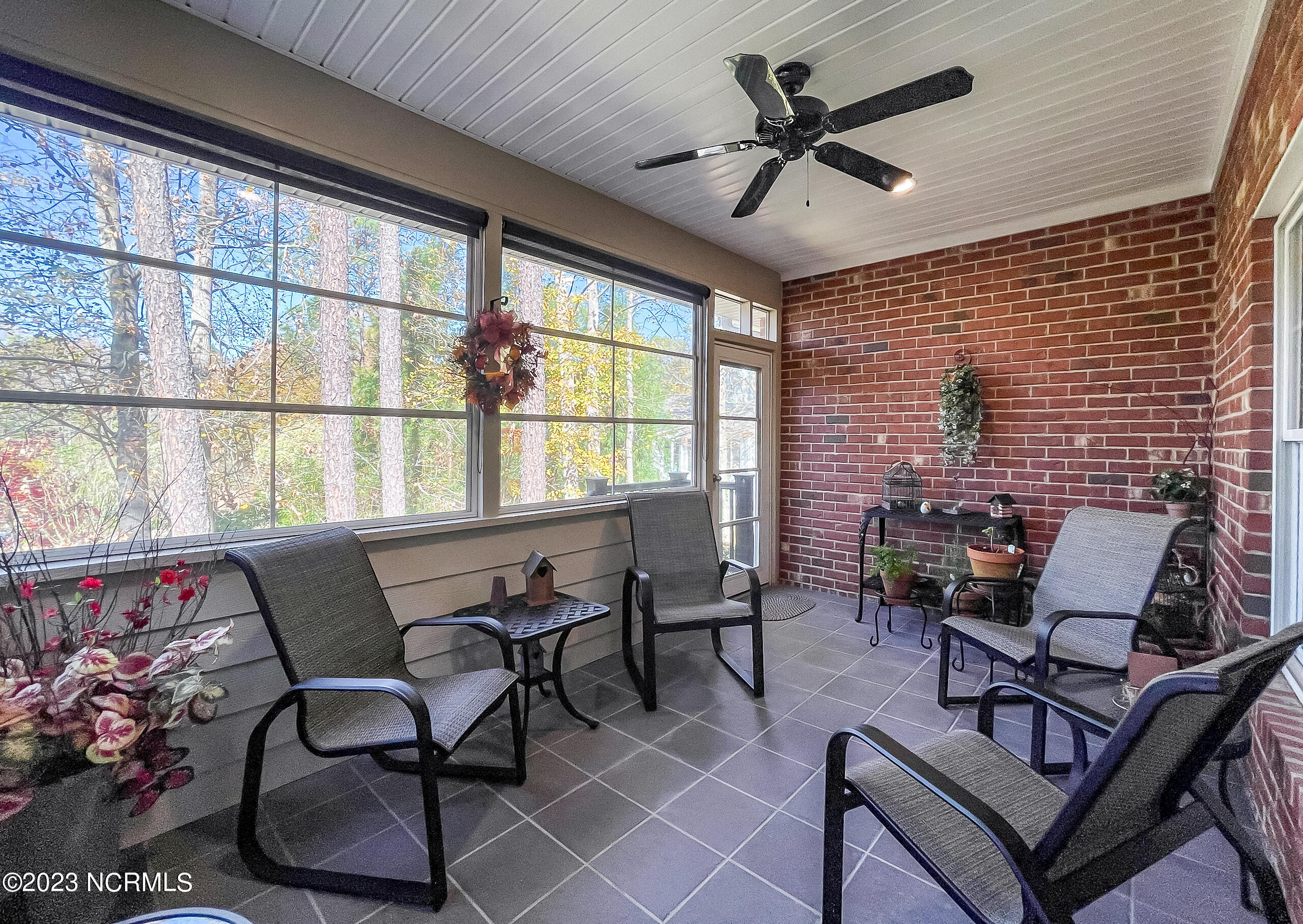 115 Lake Forest Drive SW