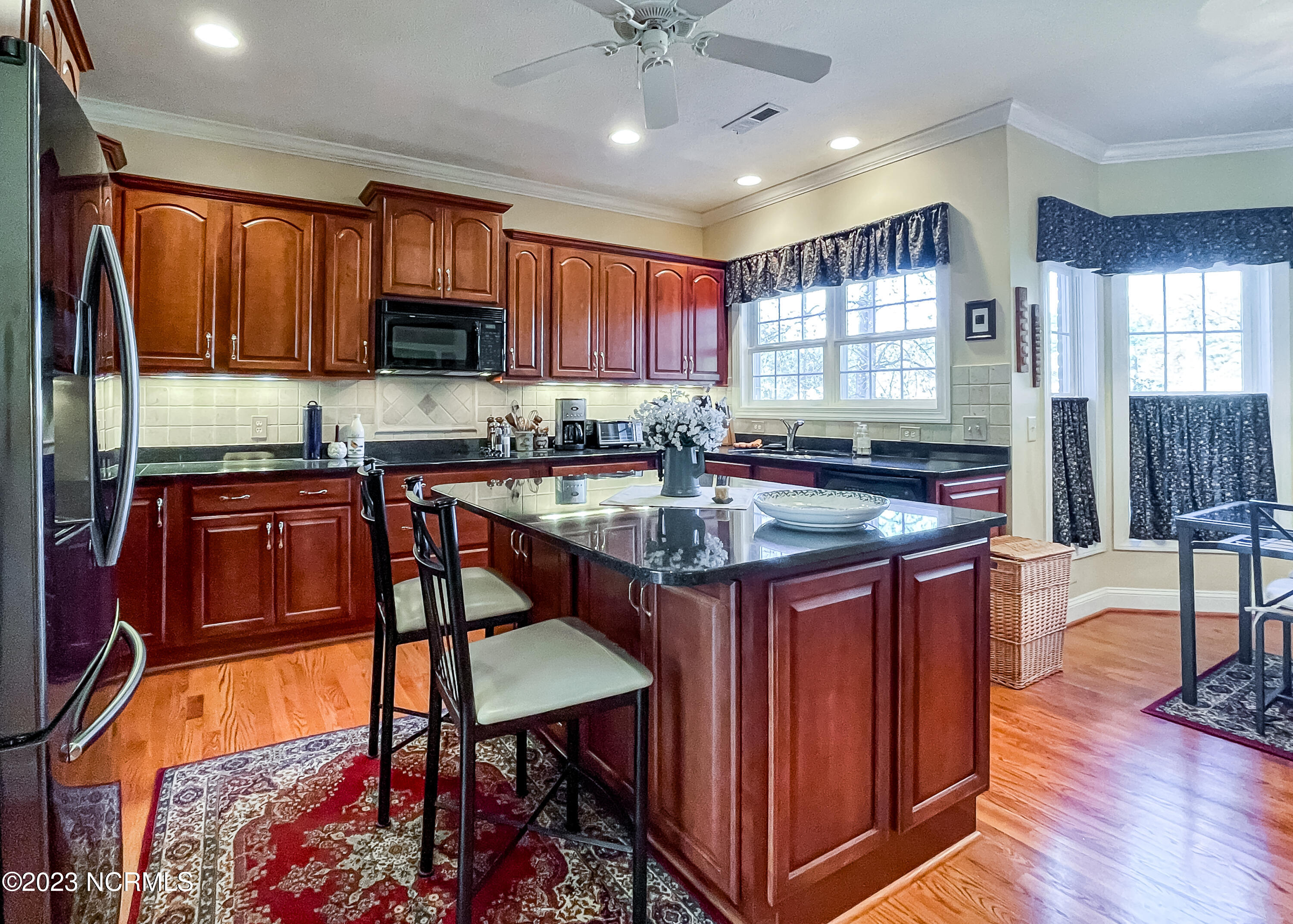 115 Lake Forest Drive SW