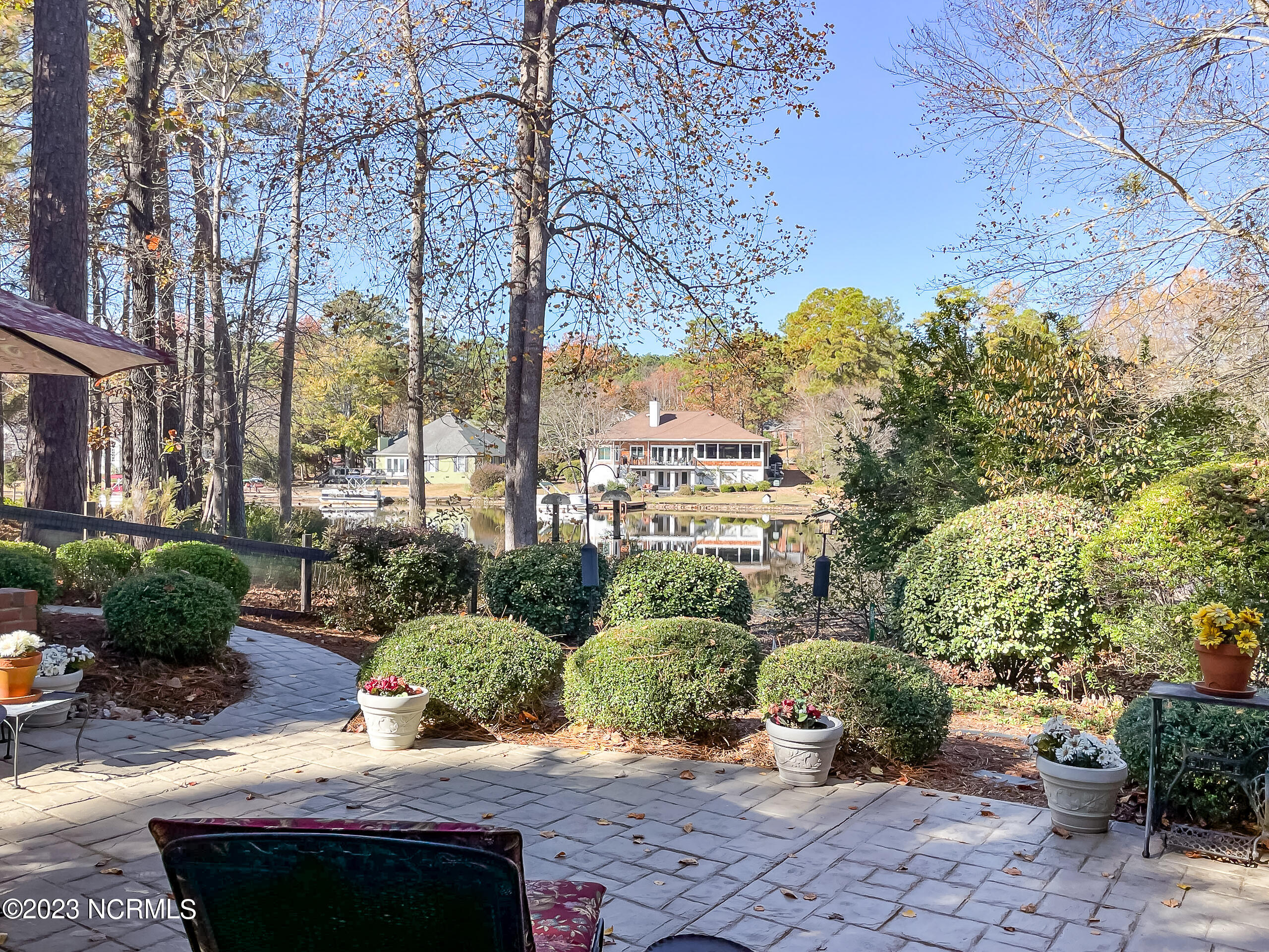 115 Lake Forest Drive SW