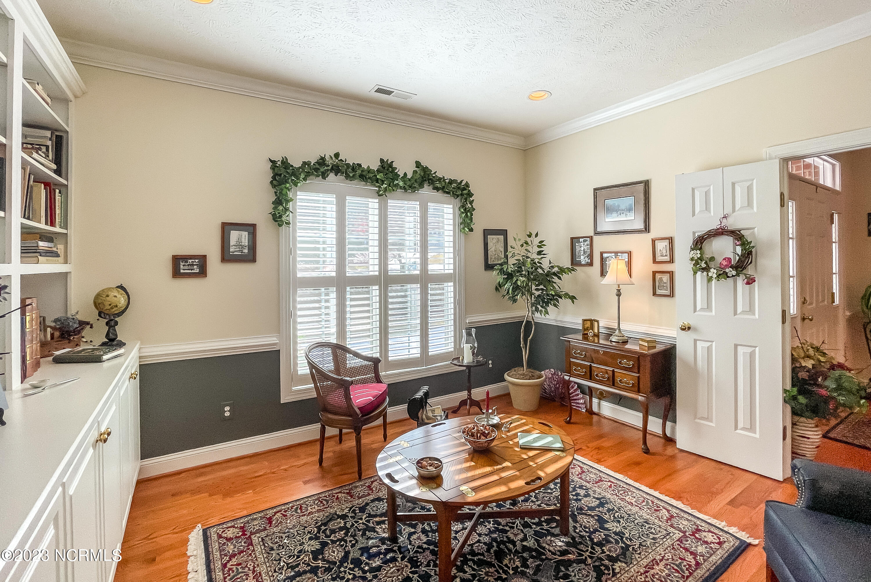 115 Lake Forest Drive SW