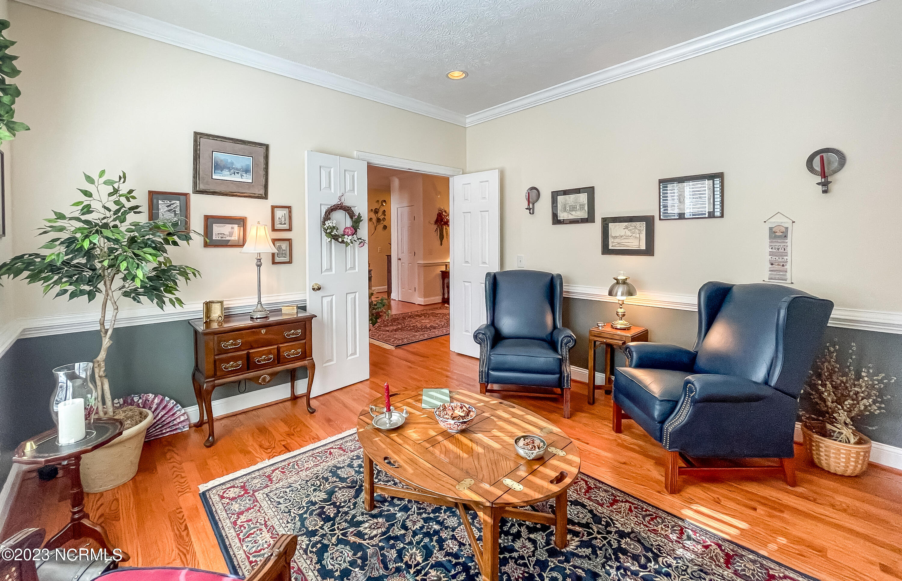 115 Lake Forest Drive SW